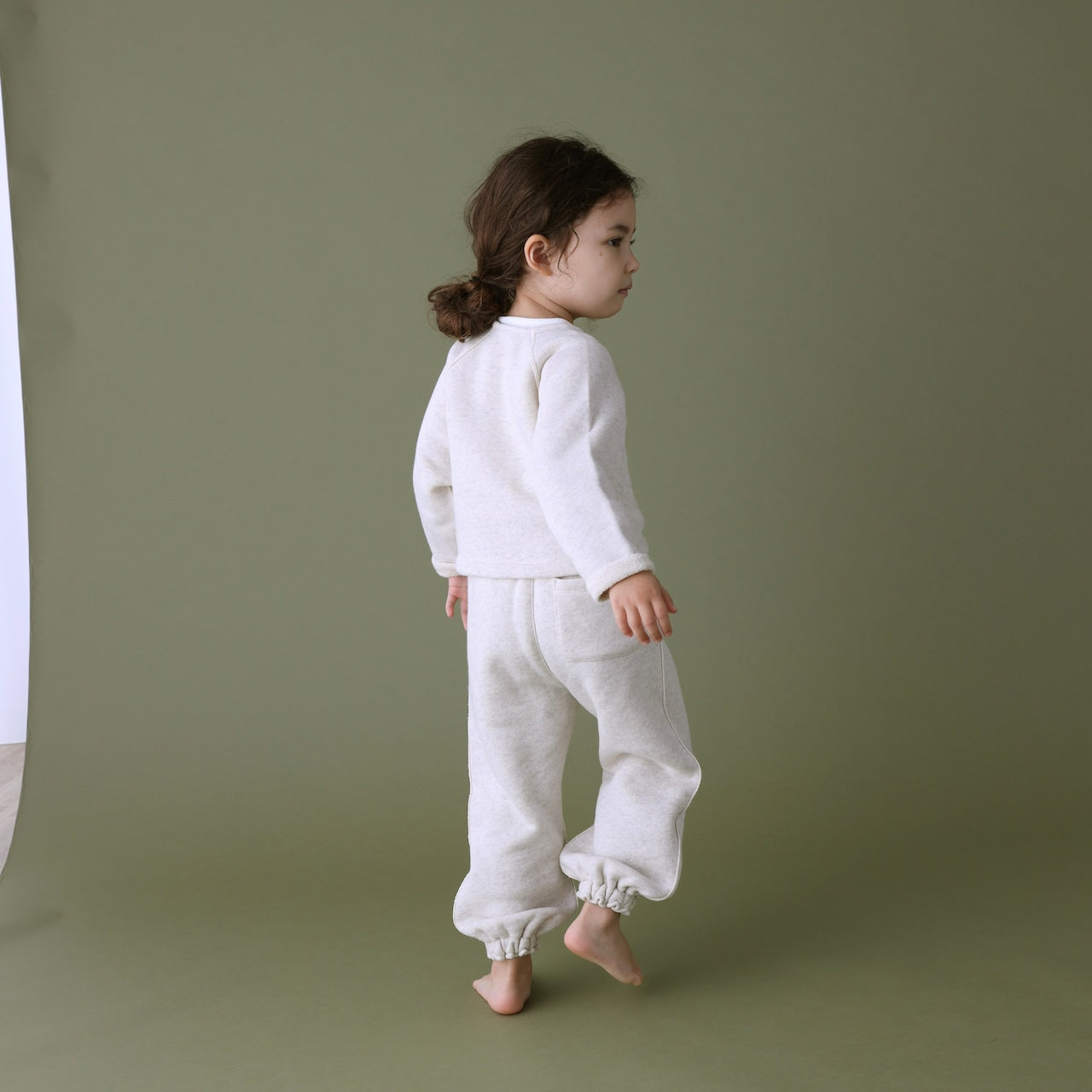 Premium Japanese kids pullover made in Japan - comfortable fit upper body close-up